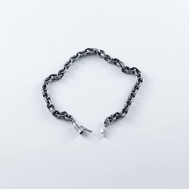 크롬하츠 페이퍼체인  타이니체인 7ㅡ8인치삽니다.
