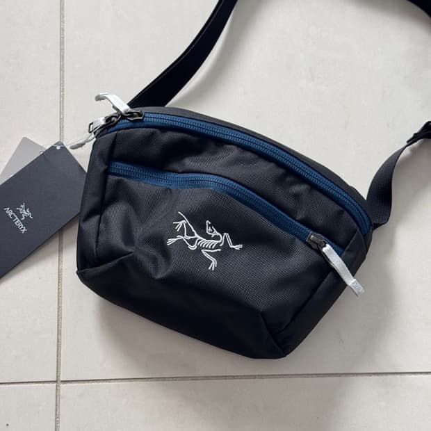 MANTIS SHOULDER BAG 맨티스 숄더백