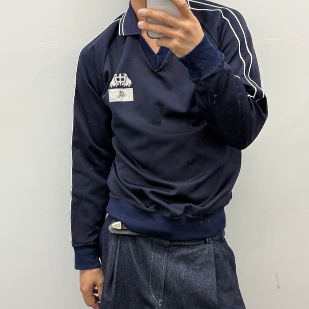 Atai 카라 네이비 긴팔티셔츠