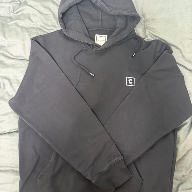 우영미 백로고 후드 블랙 48사이즈