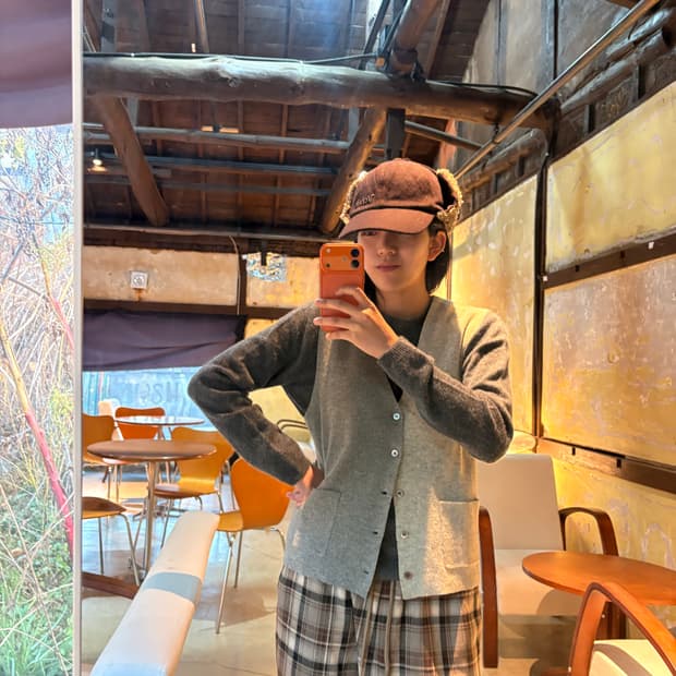 Two&half company 램스울 배색 베스트