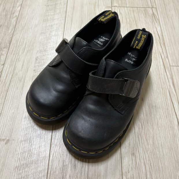 닥터마틴 오클리 블랙 220