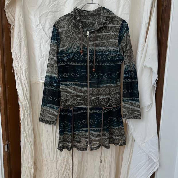 205 zero bohemian hood zip-up