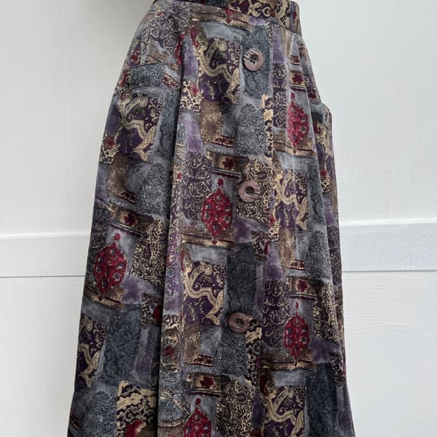 STREAM 오리엔탈 믹스 패턴 버튼 스커트