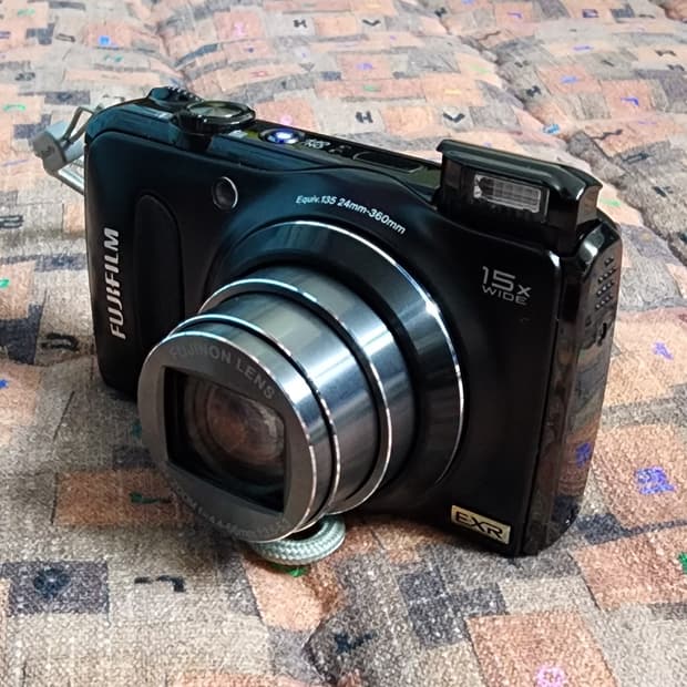 후지필름 FinePix F300EXR 빈티지 디카 팝니다.