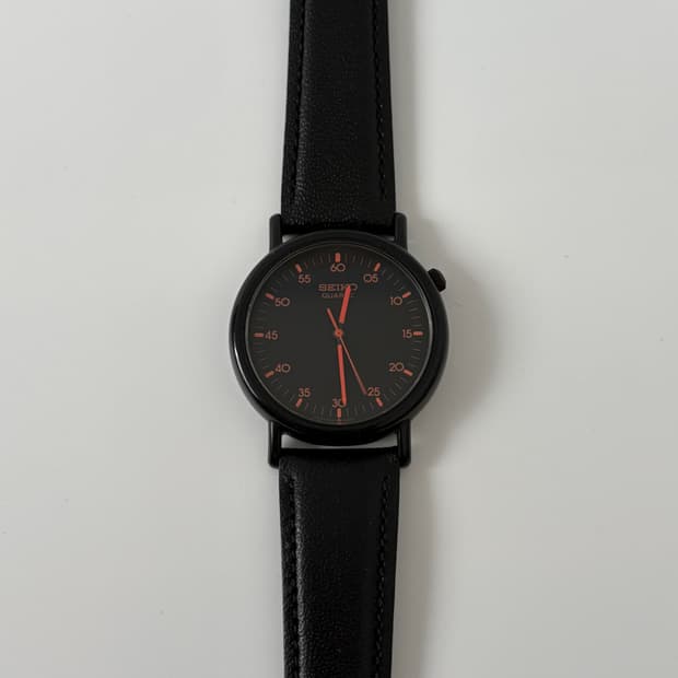 80s avenue black field quartz 