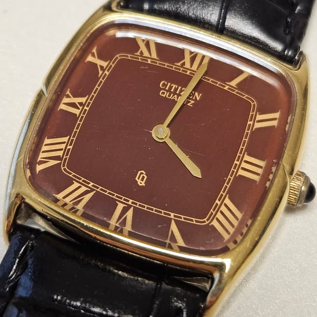 시티즌 빈티지 쿼츠 금장 가죽 시계