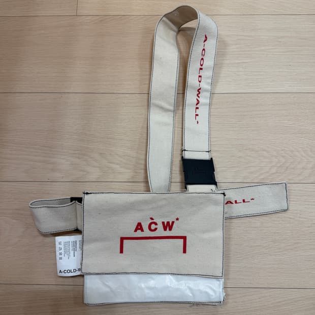어콜드월 정품 메신저백 크로스백 가방 (미사용)