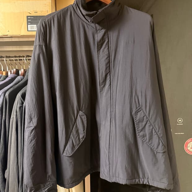 코모리 comoli 나일론 숏 자켓