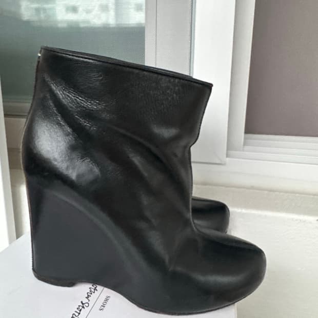 [240/37.5] 메종 마르지엘라 블랙 레더 앵클부츠