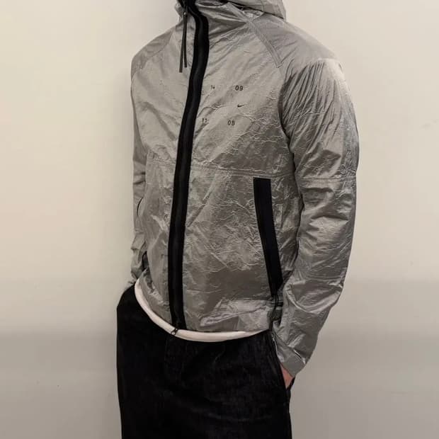 나이키 테크팩 리플렉터 실버 바람막이