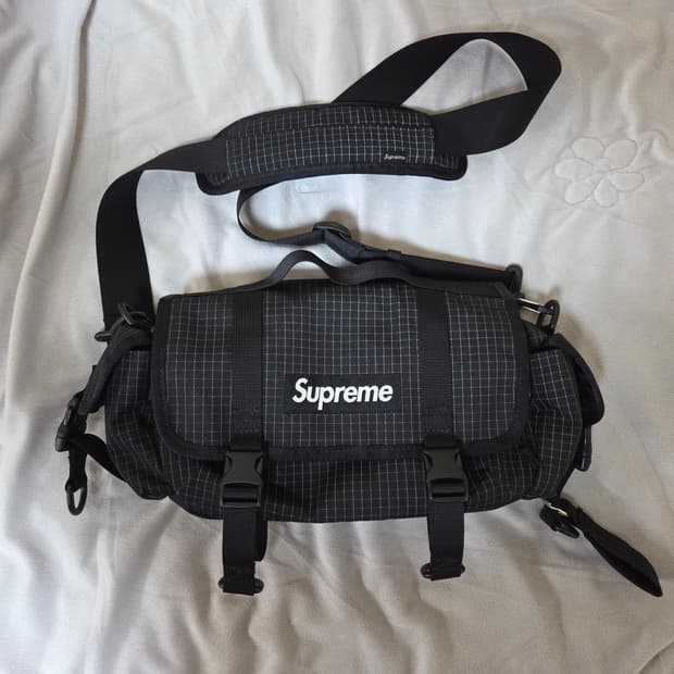 슈프림 미니 더플백 24SS, 립스탑 키체인