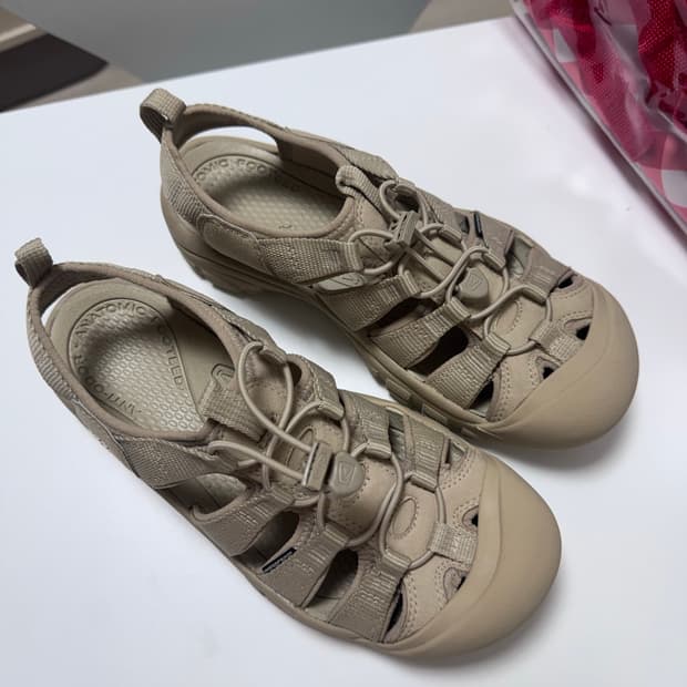 keen 킨 뉴포트 베이지 샌들 (새상품)