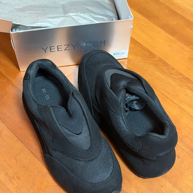 yeezy BL-01