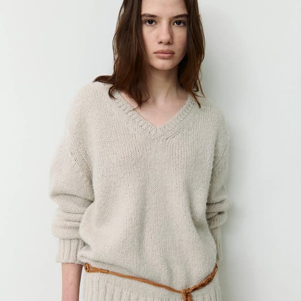 레터 letter 브이넥 니트 peta v pullover