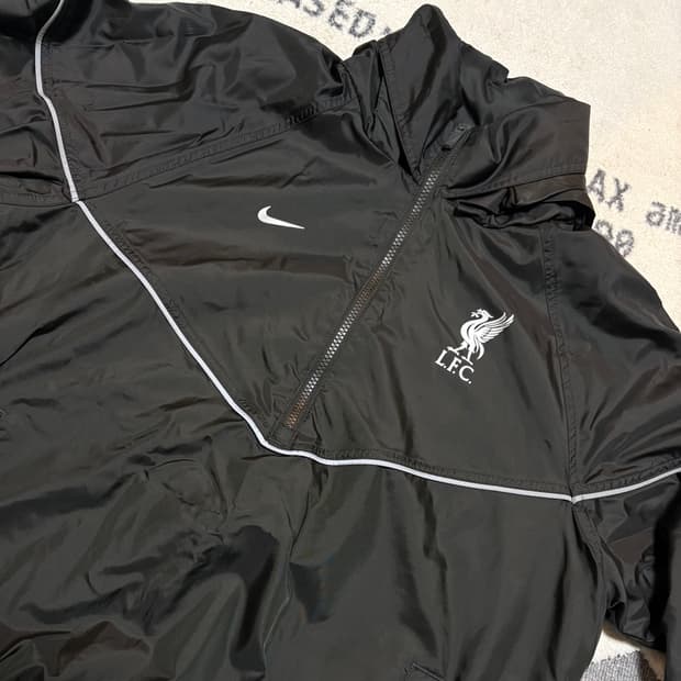 [s]나이키 리버풀 FC 윈드러너 아노락 재킷 (FZ8680-321)