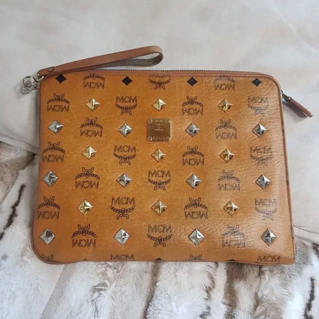 MCM 비세토스 클러치백