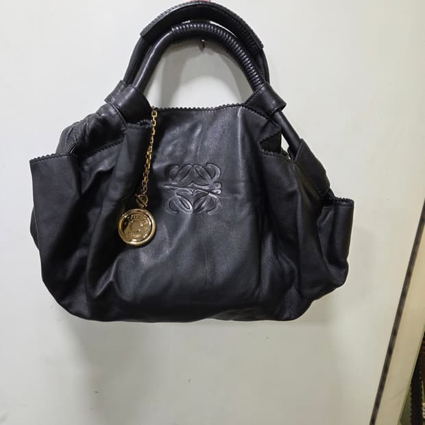 로에베 아나그램 토트