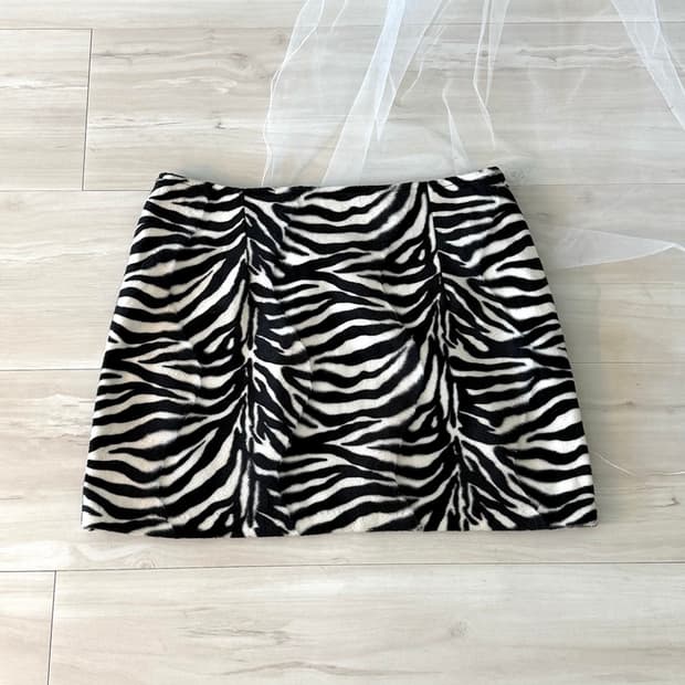 Zebra patterned mini skirt