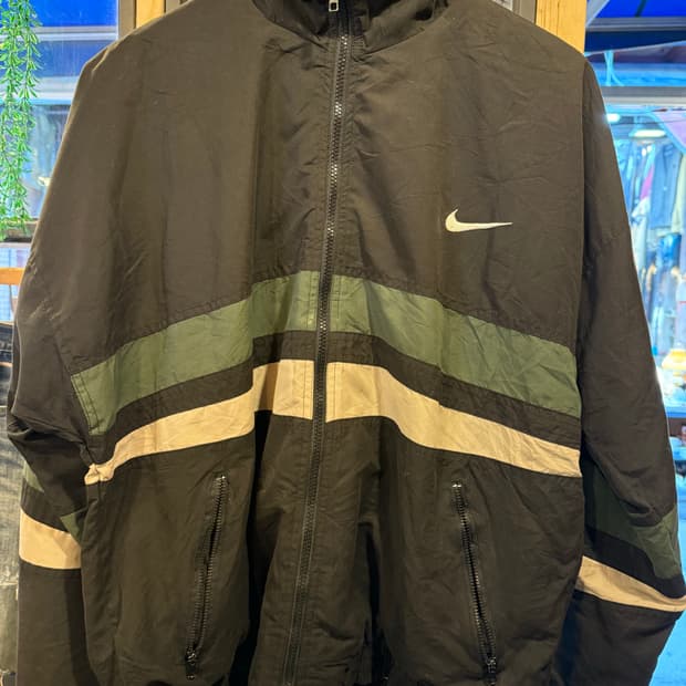 나이키 블랙 초회 배색 바람막이
