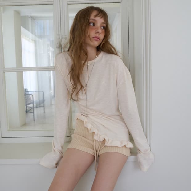 아우어솔티 Pleasant Frill T-shirts / Beige