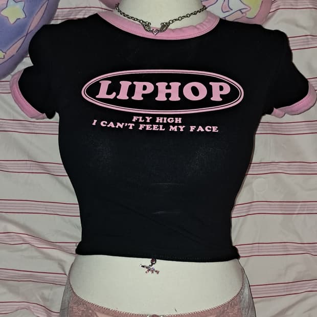 립합 크롭 티셔츠