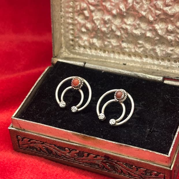 Vintage 925Silver Naja Coral Stud earrin