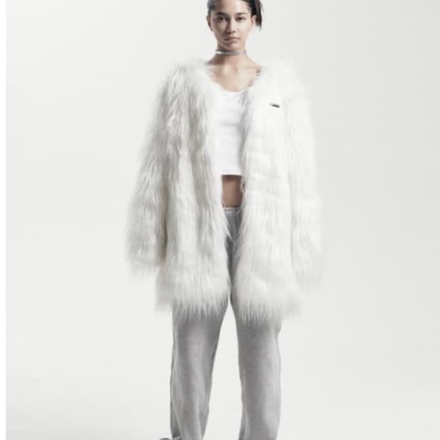 오도어 화이트 퍼자켓 