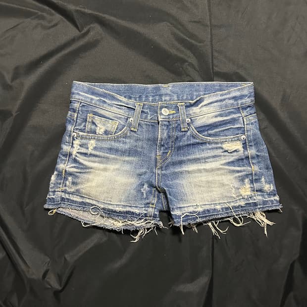 star tag distress washing denim shorts