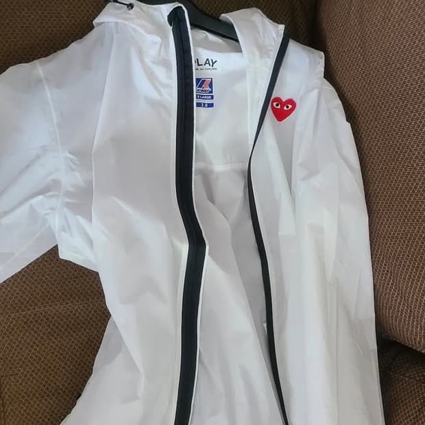 꼼데가르송 바람막이