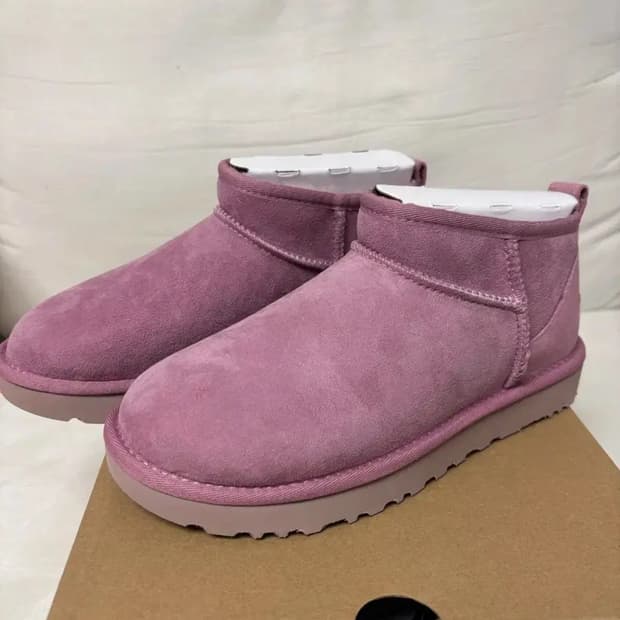 [새상품] 어그 클래식 울트라 미니 부츠 더스티 오키드(230)