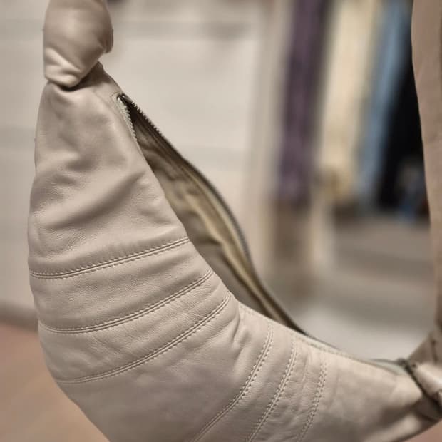 르메르 크루아상백 펠리칸그레이 스몰