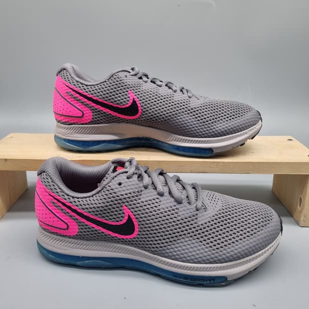 나이키 줌 올아웃 로우2 여성운동화235 