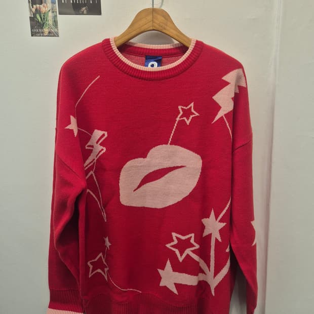 아이아이 EYEYE 빨간색 니트  FREE
