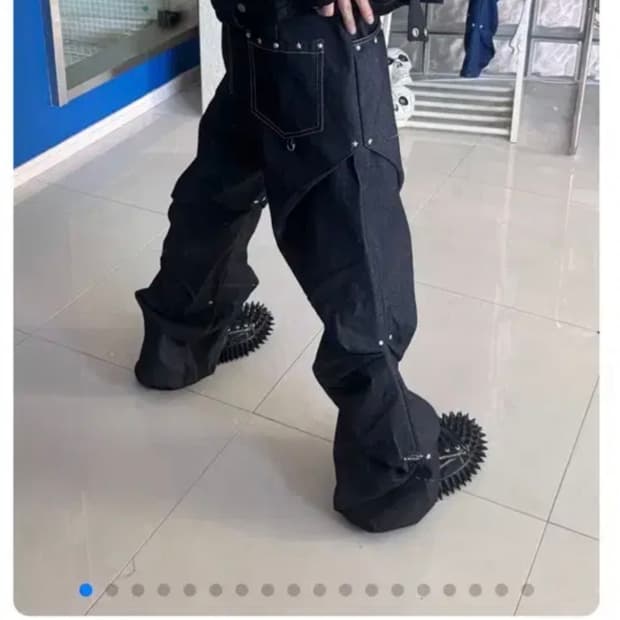 새상품) AAO 아오 비에딧 스태리 스터드 랜덤 턱 팬츠 2사이즈