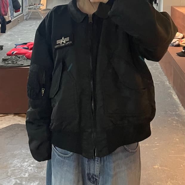 알파인더스트리 블랙 플라이트 자켓 H2347