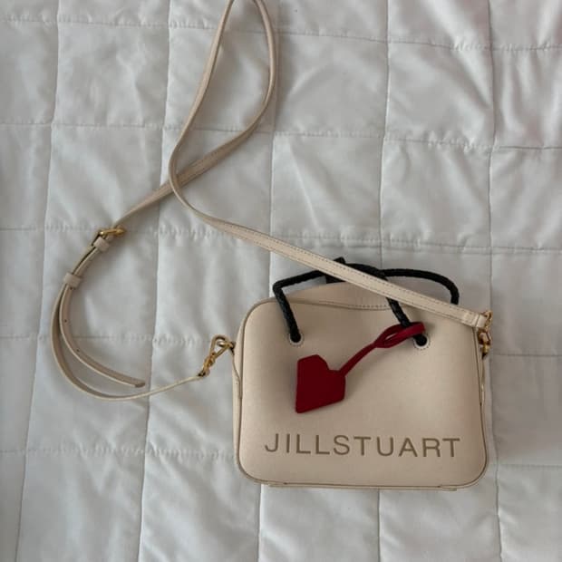 질스튜어트 크로스백