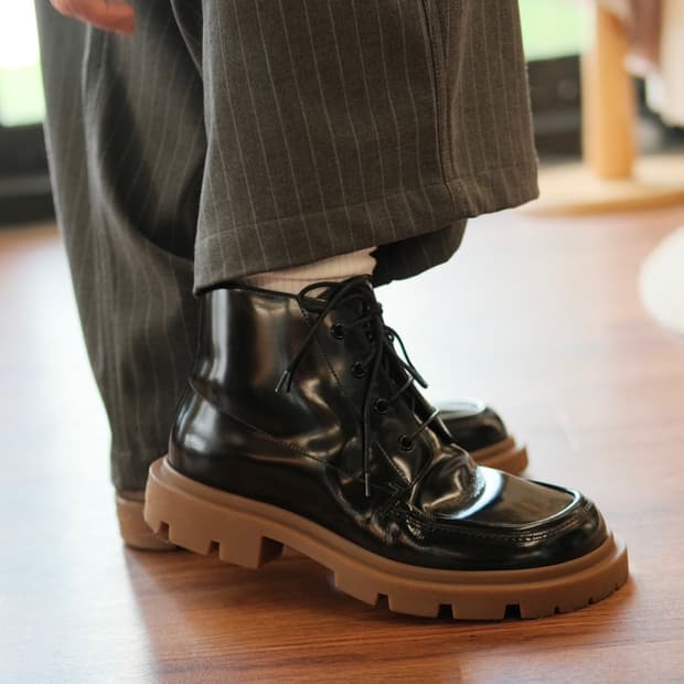 마르지엘라 22fw 청키 솔 스퀘어토 레더 부츠 40