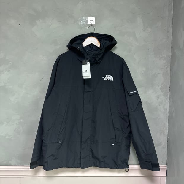 새상품 노스페이스 화이트 라벨 맨톤 자켓 바람막이