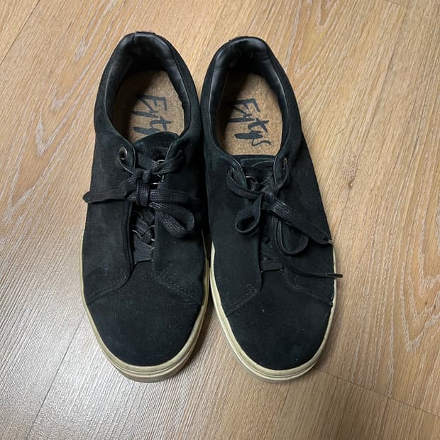 이티스 블랙 스웨이드 스니커즈