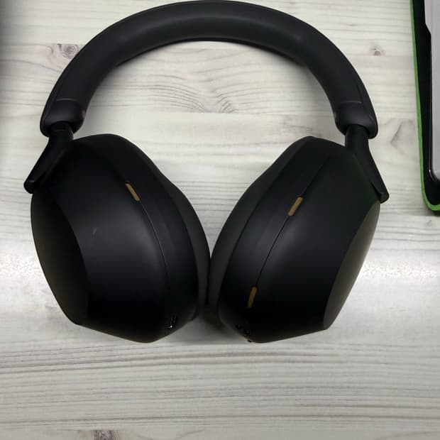 소니 WH-1000XM5+벨킨 어댑터+애플 정품 연결 잭 2개 판매합니다