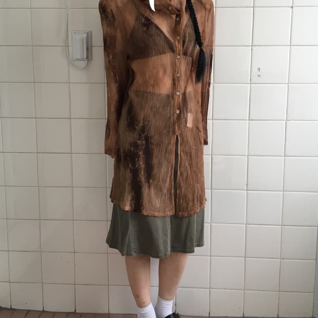 Dyed pleats high neck blouse