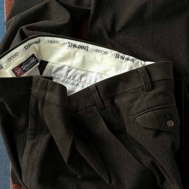 design 2 tuck wide tapered pants