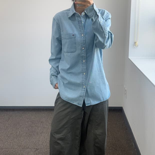 Tommy Hilfiger 타미힐피거 데드스탁 스몰로고 데님 셔츠에