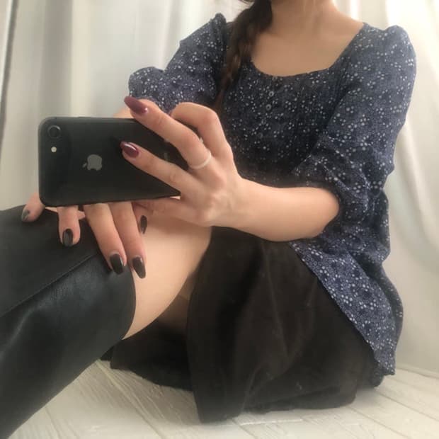 706. navy garden blouse