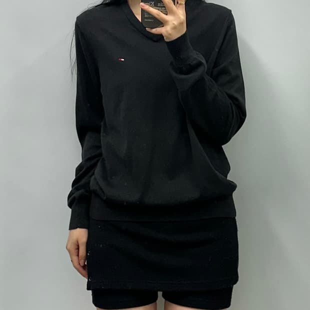 타미힐피거 블랙 라운드 니트