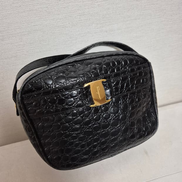 페레가모 크로스백