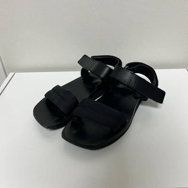 프라다 Prada 샌들