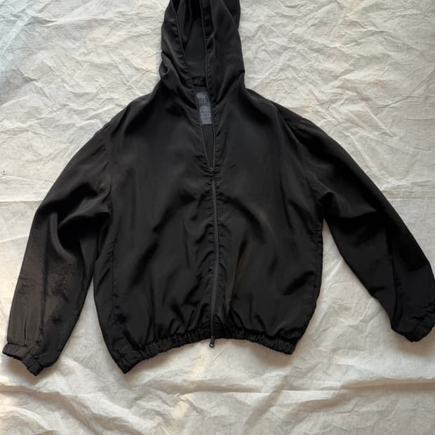 [1] 가브리엘라 콜 가먼츠 no.216 큐프로 후드 자켓 블랙