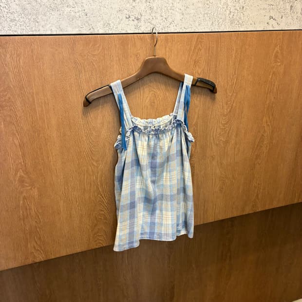 빈티지 슬리브리스 블라우스 체크 패턴 프릴 디테일 스카이 블루 k493
